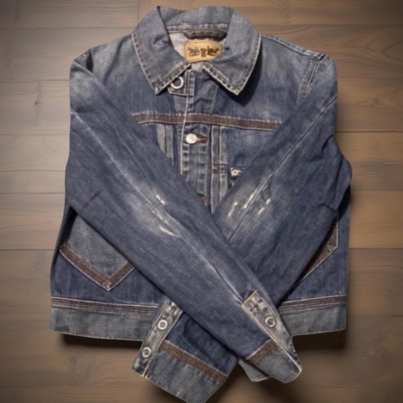 Levi's Jackets & Blazers - Levi’s Denim Button Up Blue Jean Jacket